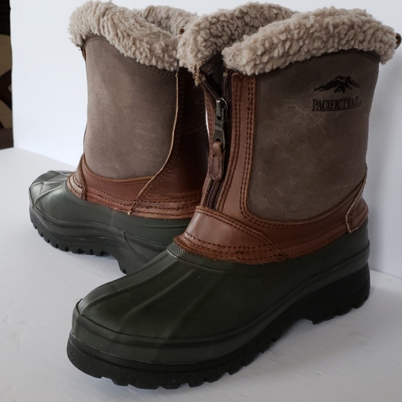 Pacific Trail Shoes - New Hiking Trail Women's  Boots. Size:6 1/2.